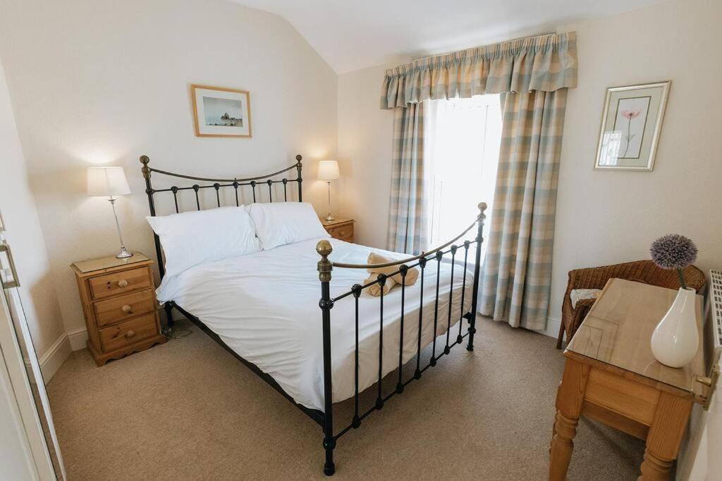 Fir Tree Cottage - Cosy 3 Bed Cottage In Penrhyn Bay With Beautiful Sea Views And Access To Snowdonia Rhôs-on-Sea Zewnętrze zdjęcie